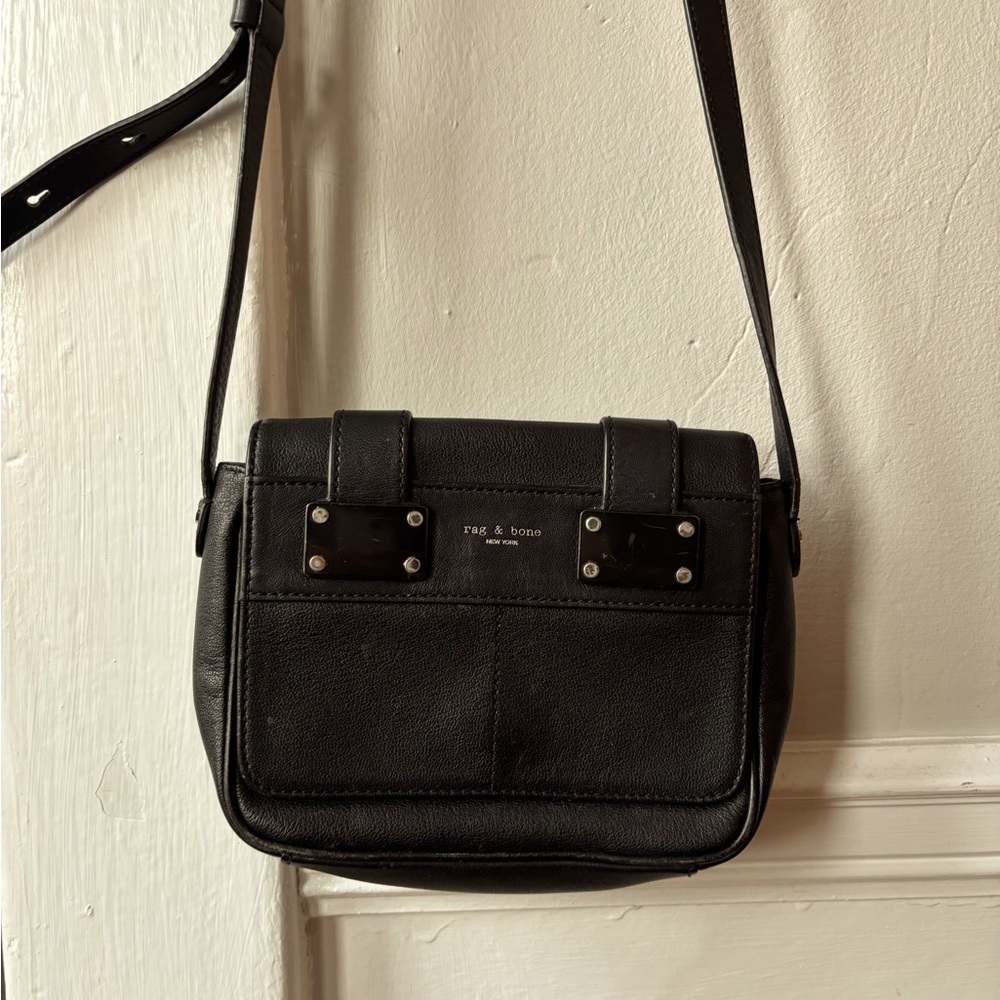 Gently used RAG & BONE purse!
